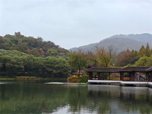 序号10_周屹_上传图片_秋景.jpg